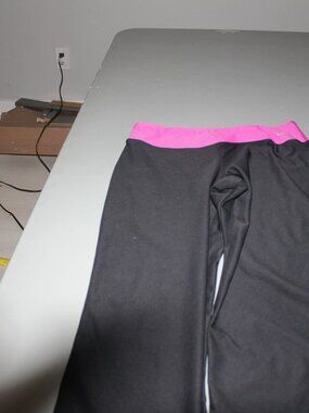 Black Nike Athletic Capris Size Medium